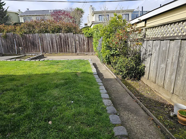 412 Avalon Dr — Photo 23