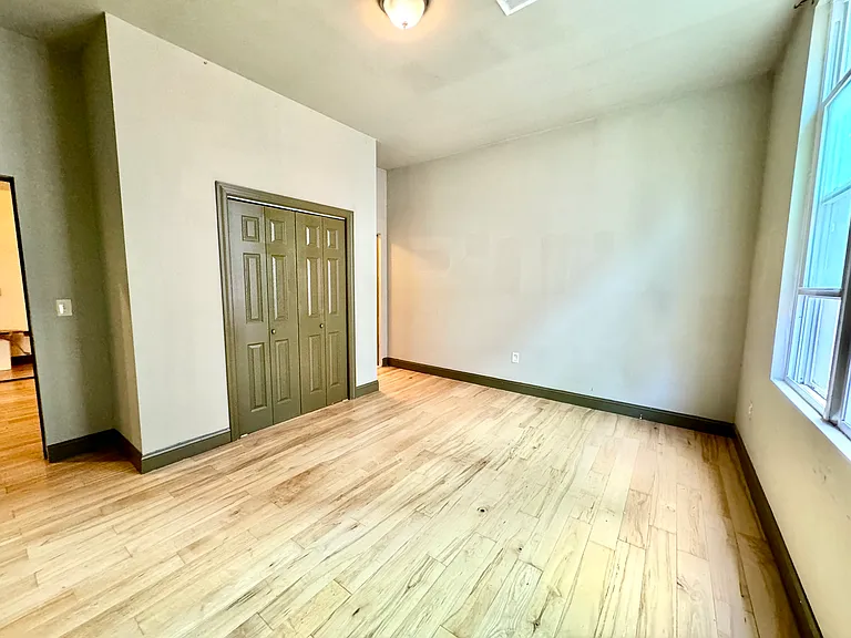439 N 13th St #4C — Photo 6