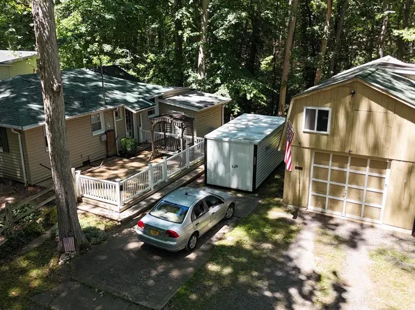 11821 Mandy Ln, Manassas, VA 20112