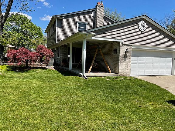 5th image of 22142 Blackmore Dr