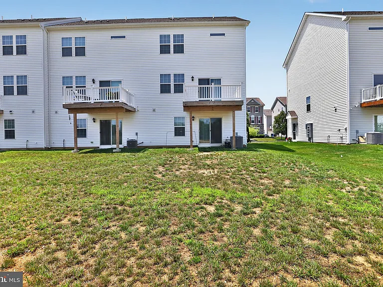 491 N Palace Dr — Photo 33
