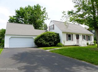 14 Fairlawn Ave, Rensselaer, NY 12144