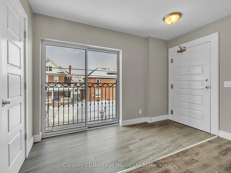 34 Brock St #303 — Photo 11