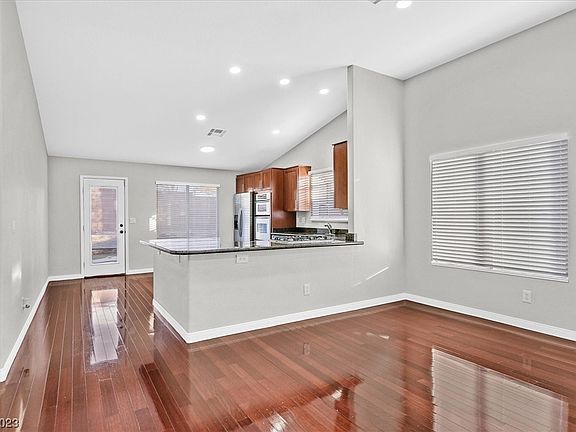 5th image of 720 Canyon Country Cir