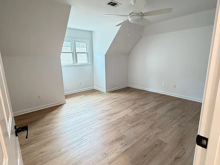 215 Glen Holly Dr — Photo 19