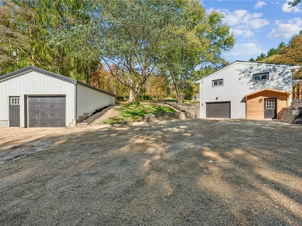 351 Steele Rd, Slickville, PA 15684