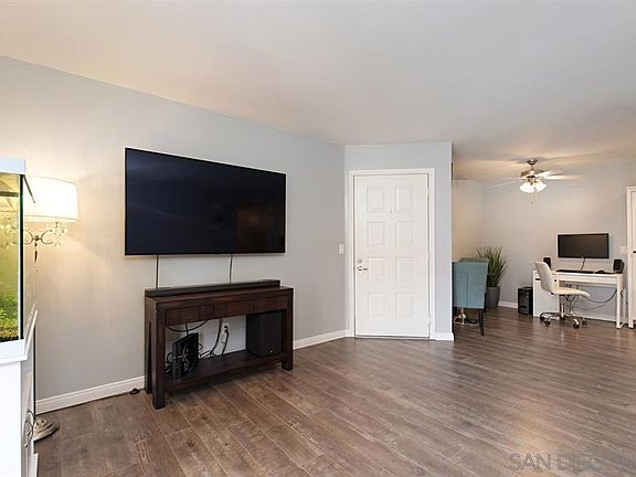 5th image of 12023 Alta Carmel Ct Unit 252