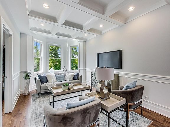 2nd image of 1629 N Sawyer Ave #3