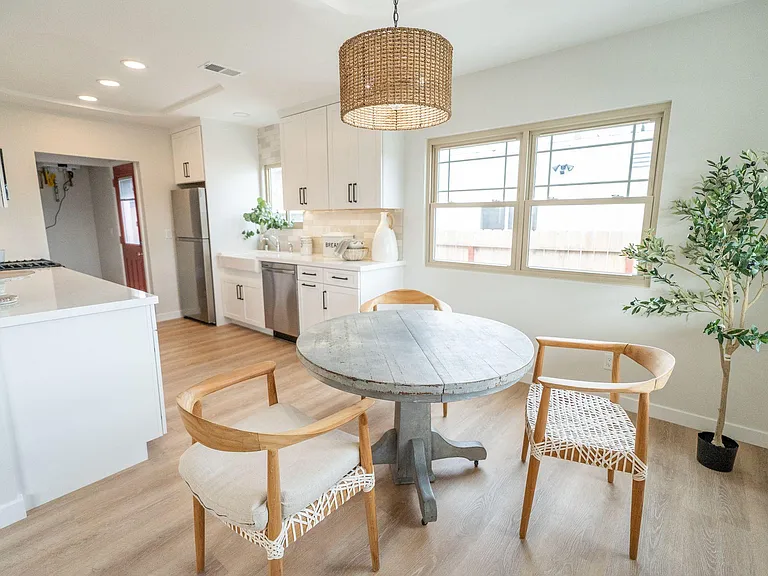 3718 Nile St — Photo 1
