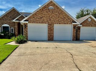 40 Shearwater Dr, La Place, LA 70068
