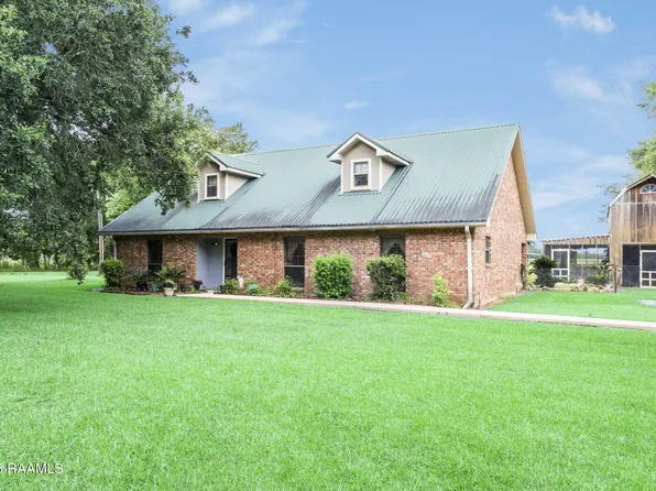 1052 Lady Of The Lake Rd, Saint Martinville, LA 70582