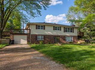 17880 Lakeview Dr, Boonville, MO 65233