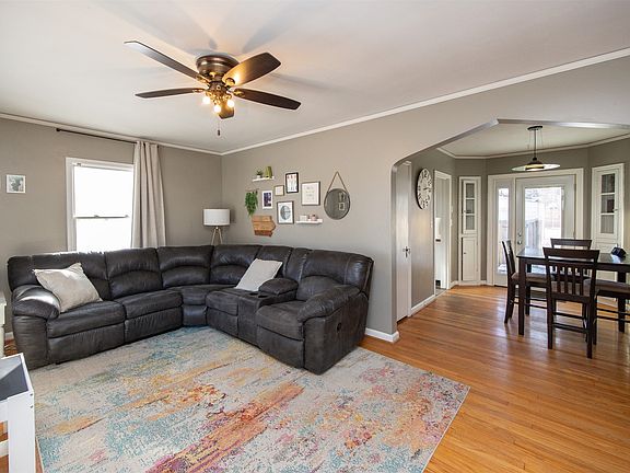 3rd image of 2300 33rd St