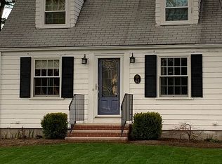 62 Oak Hill Dr, Cranston, RI 02920