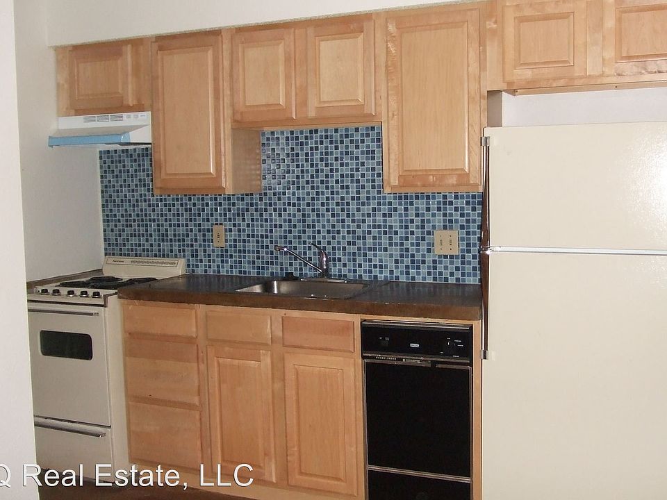 2nd image of 1620 Waterston Ave APT 101