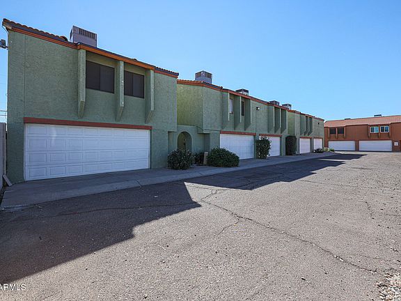 2nd image of 2202 W GLENROSA Avenue #1
