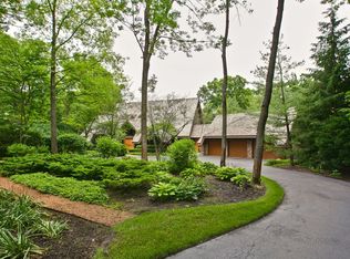 28600 N Tanglewood Ct, Libertyville, IL