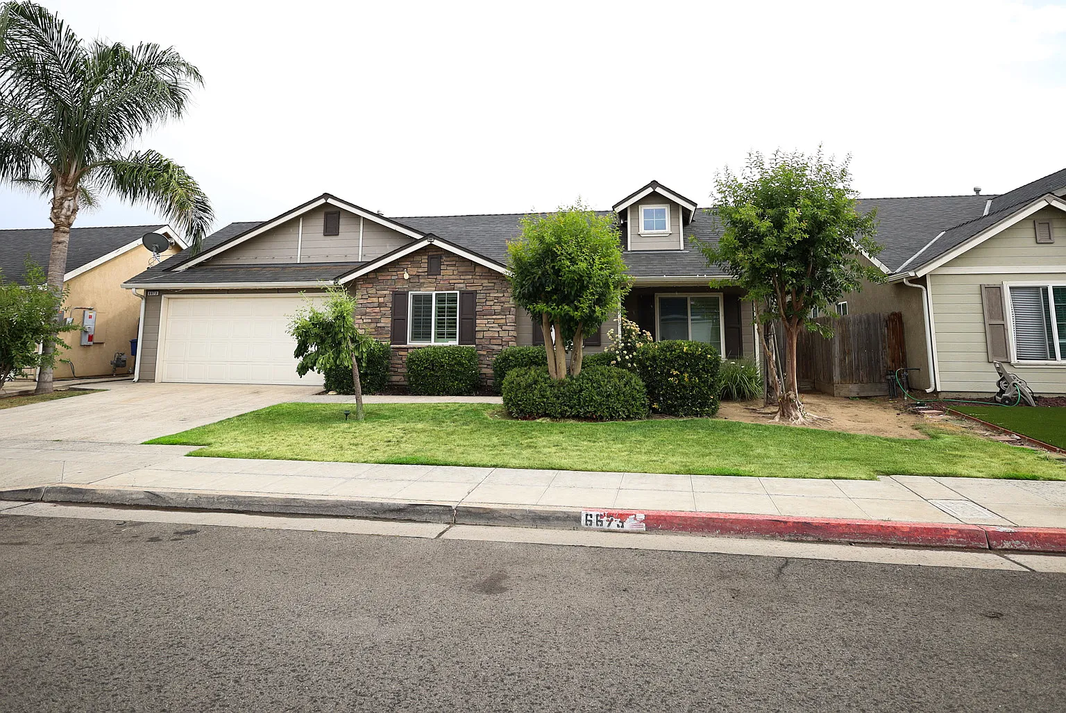 5 bed, 1855 sqft, $2,759 — Photo 3