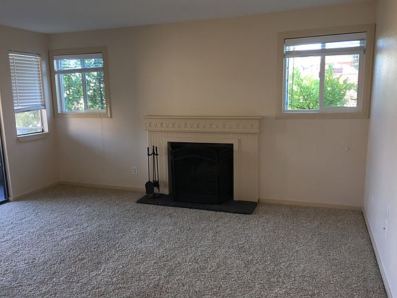5th image of 22211 6th Ave S APT 201