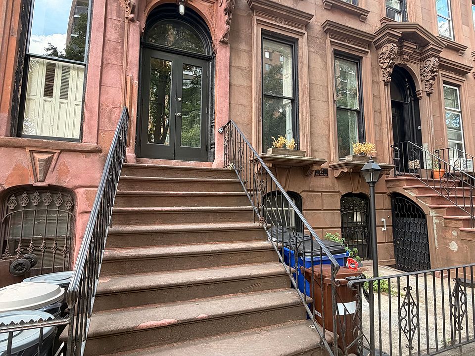 1st image of 28 Saint James Pl APT 3A