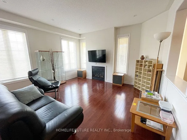 132 William Berczy Blvd — Photo 4