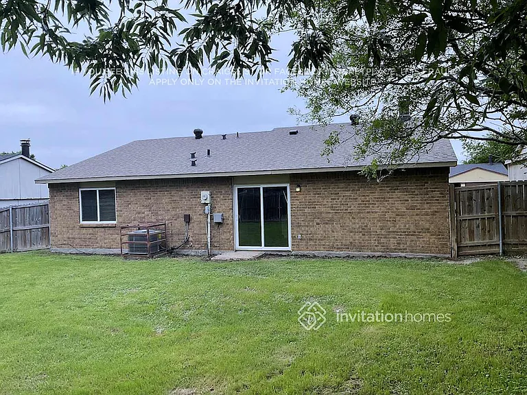 10214 Deer Hollow Dr — Photo 18