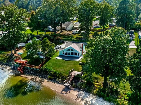 254 Shore Dr, Colonial Beach, VA 22443