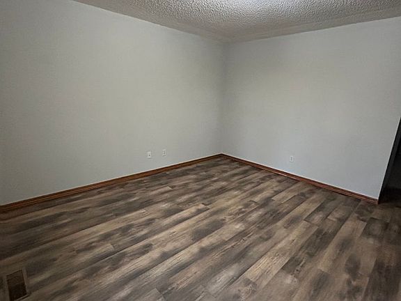 4th image of 403 E Adams St APT B