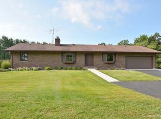 1504 Thompson Rd, Woodstock, IL 60098