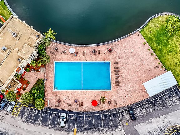 2nd image of 2000 Atlantic Shores Boulevard Apt 410