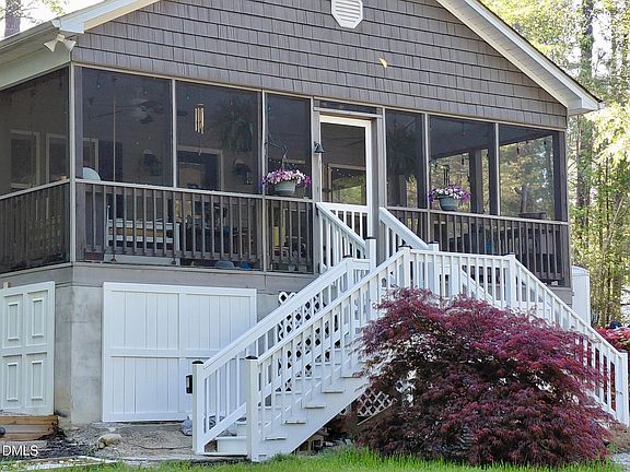 2nd image of 101 Bow Dr