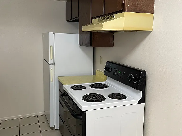 616 N Main St — Photo 5