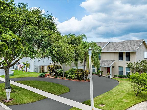 3rd image of 10527 SW 49th Place