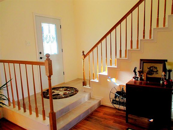 3rd image of 103 Longfellow Dr