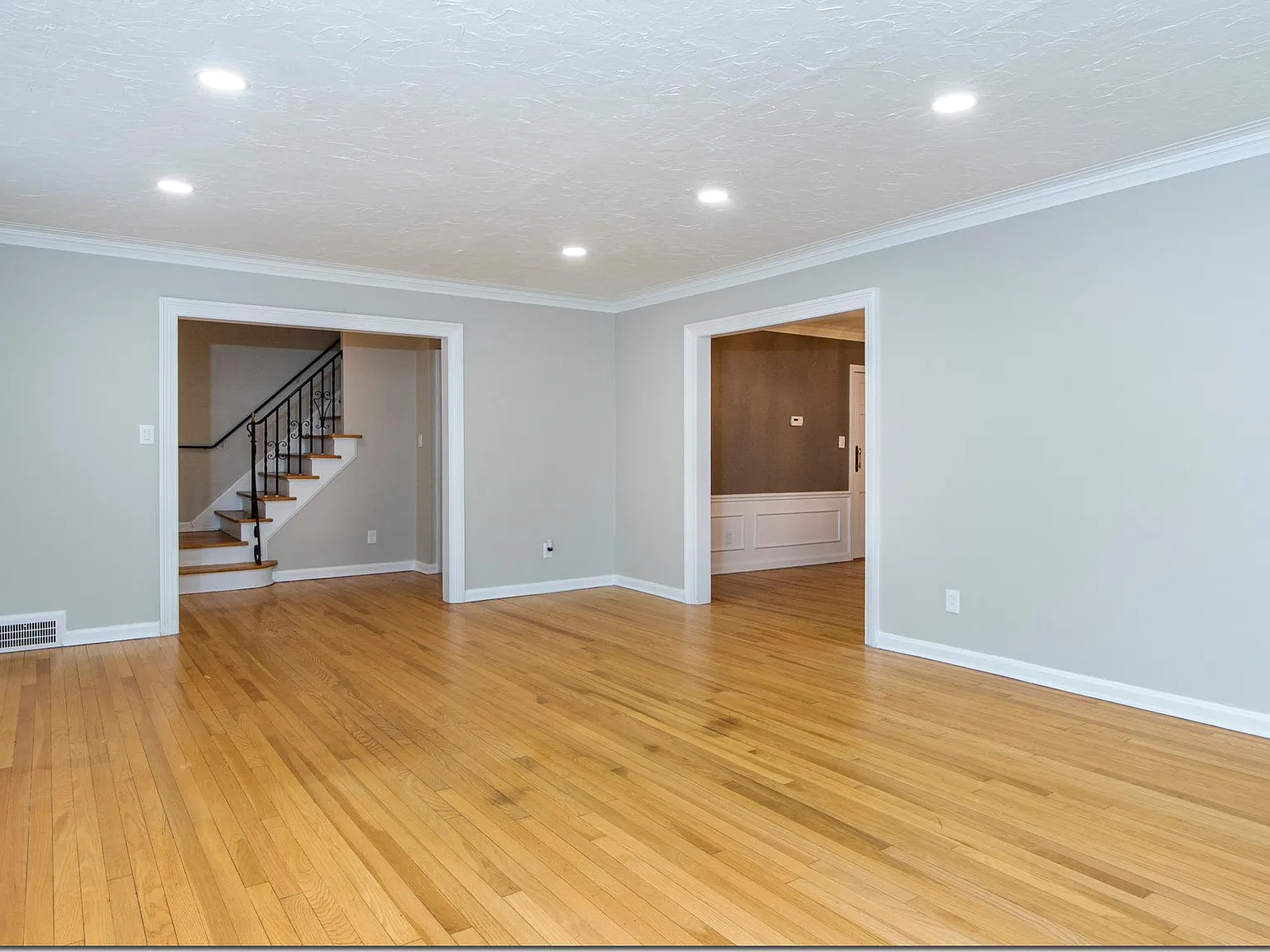 6 bed, 3223 sqft, $4,150 — Photo 4