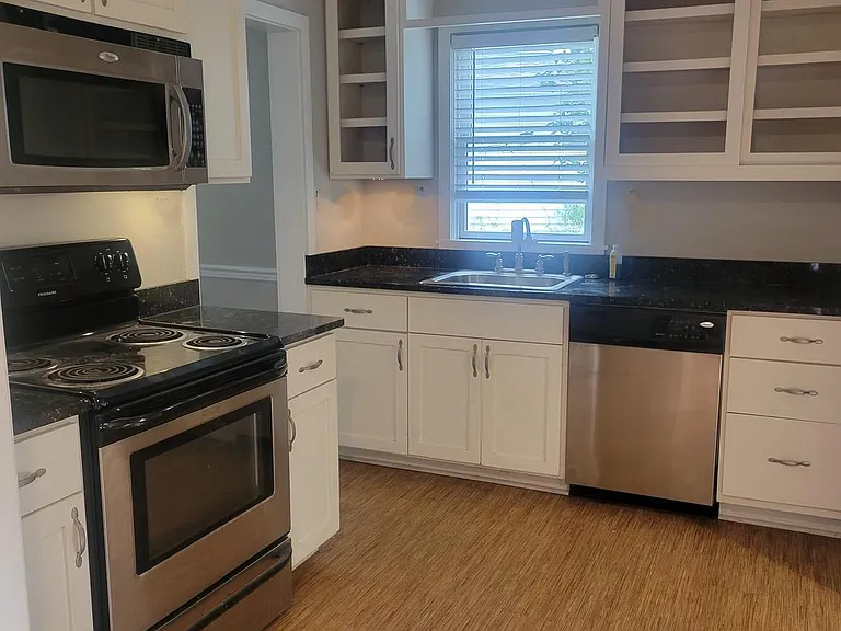 905 Evergreen Ave — Photo 7