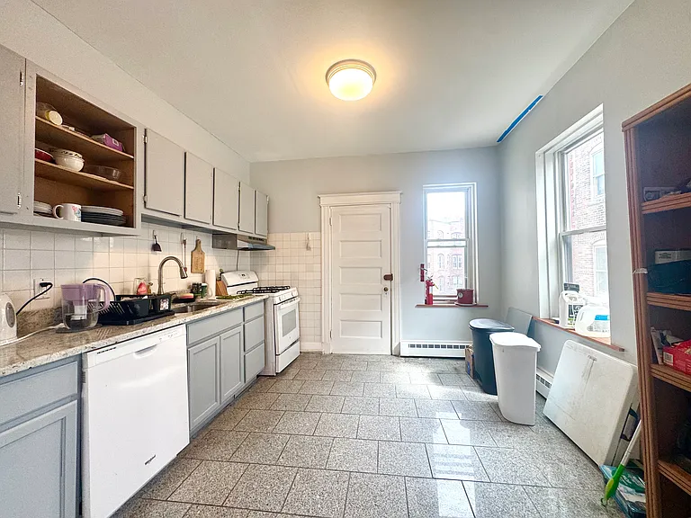 260 Aspinwall Ave #2 — Photo 4