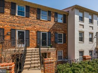3265 Sutton Pl NW APT B, Washington, DC 20016