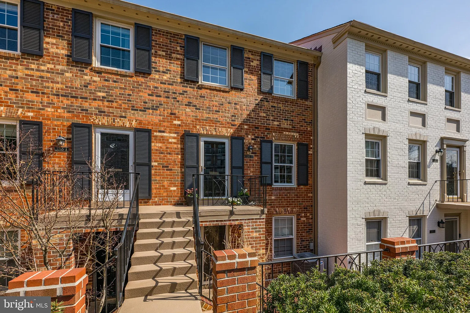 3265 Sutton Pl NW APT B photo 1