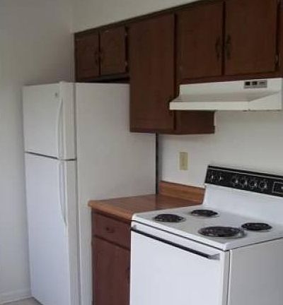 5th image of 2509 Hilltop Cir APT 2