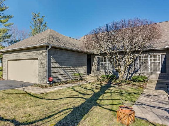 2nd image of 1307 E Erskine Manor Hl #17