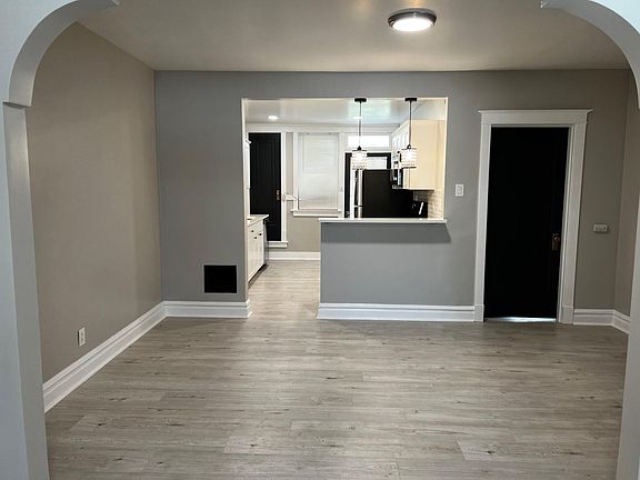 4th image of 6432 Oakland Ave Floor 1
