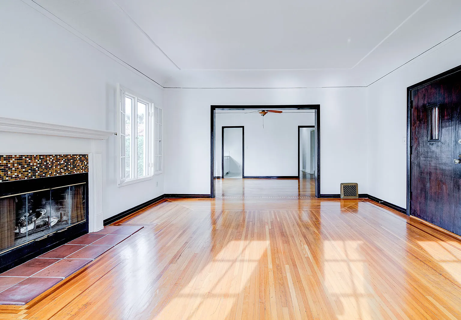 3 bed, $3,850 — Photo 4