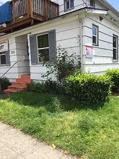 4-unit Apartment right in the heart of the University of Washington — Photo 2