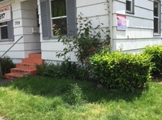 4-unit Apartment right in the heart of the University of Washington, Seattle, WA 98105