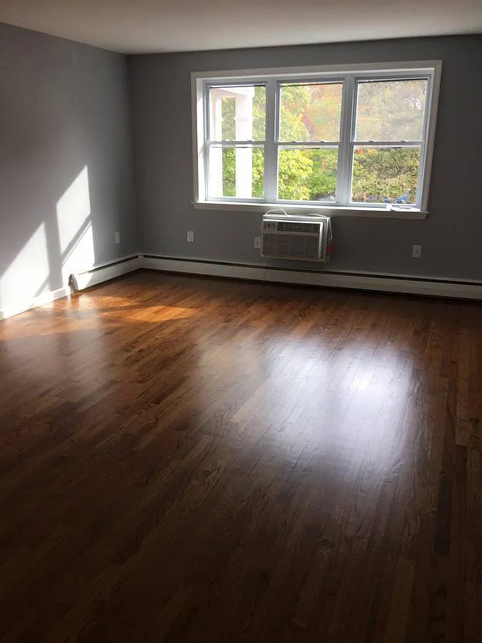 The Executive Sky View Condo (Heat + Hot Water Included) — Photo 4