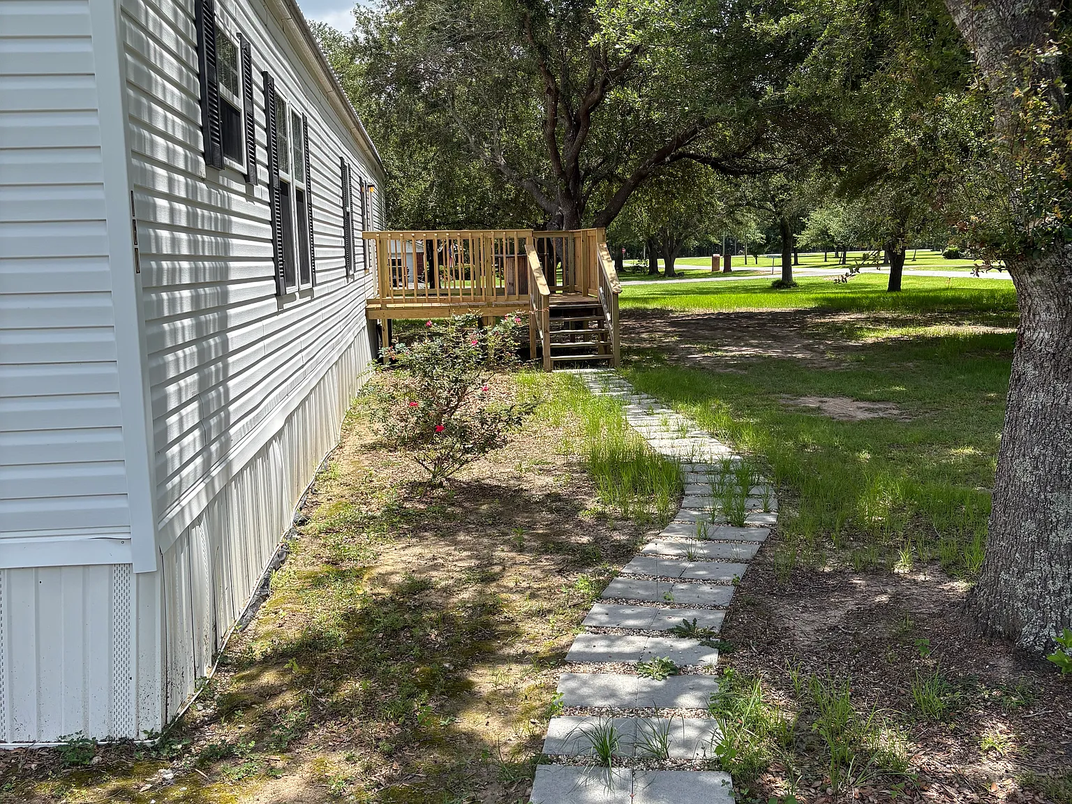 3 bed, $1,300 — Photo 2