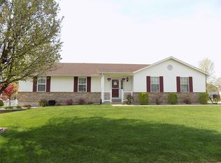426 Tailor Ln, O'Fallon, MO 63368