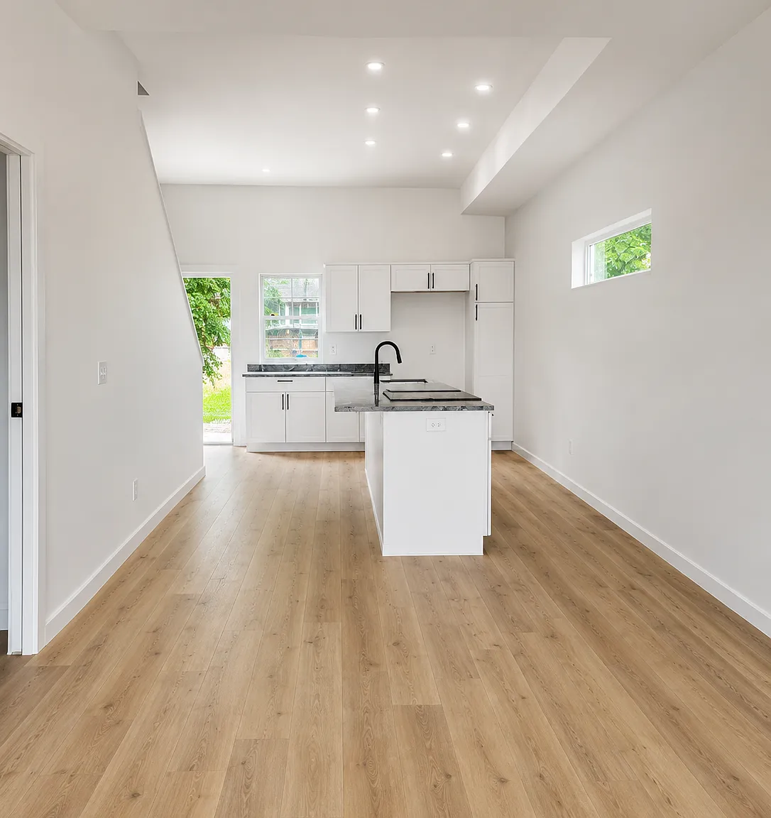 3 bed, 2.5 bath, 1340 sqft, $1,900 — Photo 3