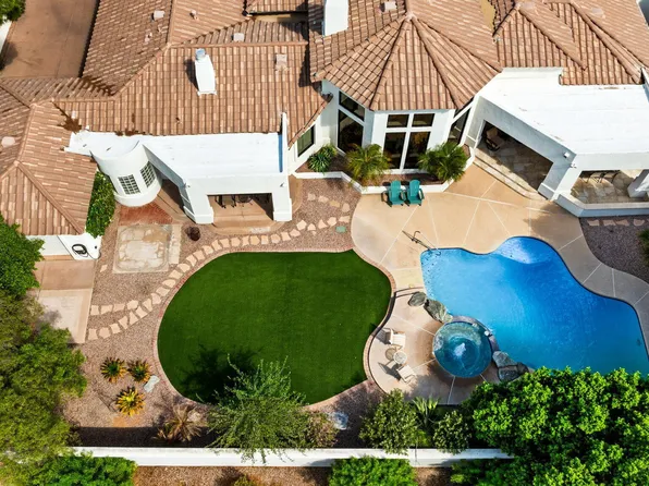 1903 E FREEPORT Court, Gilbert, AZ 85234